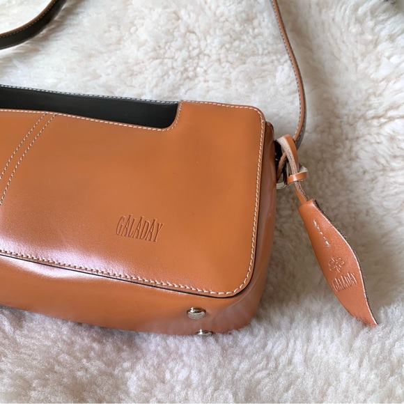 MOVING SALE❗️🆕 Italian leather shoulder bag (caramel tan) - Picture 4 of 4